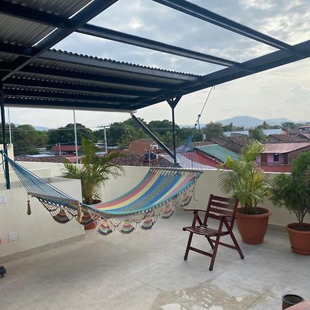 Apartamentos Casa Amarilla Granada Eksteriør billede