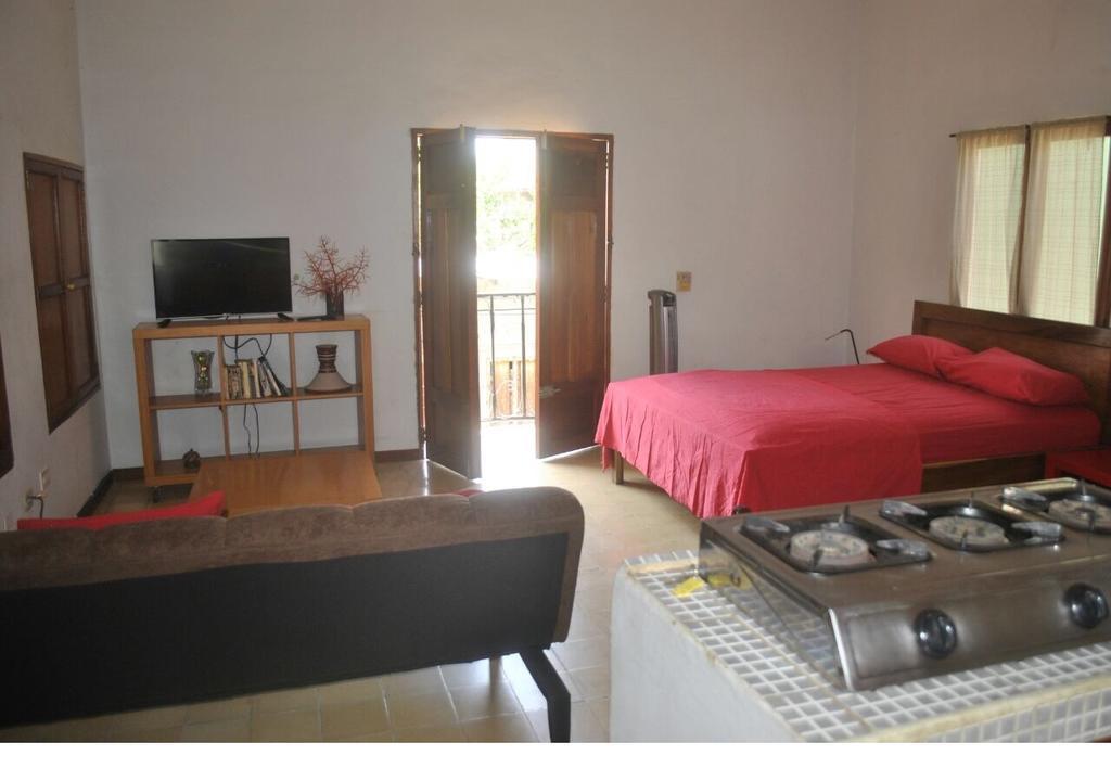 Apartamentos Casa Amarilla Granada Eksteriør billede