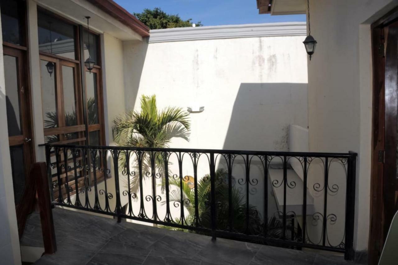 Apartamentos Casa Amarilla Granada Eksteriør billede
