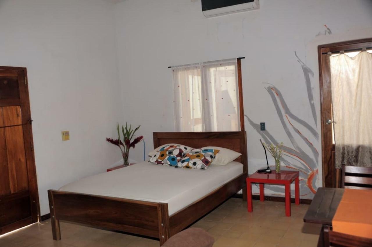 Apartamentos Casa Amarilla Granada Eksteriør billede
